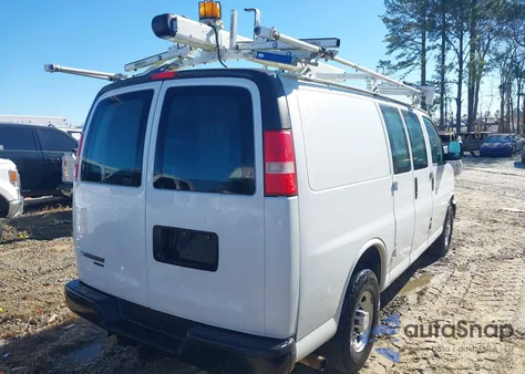 2016 Chevrolet Express 2500 Work Van z USA, uszkodzony, nr VIN 1GCWGAFF9G1330313